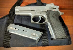 S&W 5906 9x19 pistooli