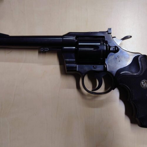 Colt Officers model match .22lr pienoisrevolveri